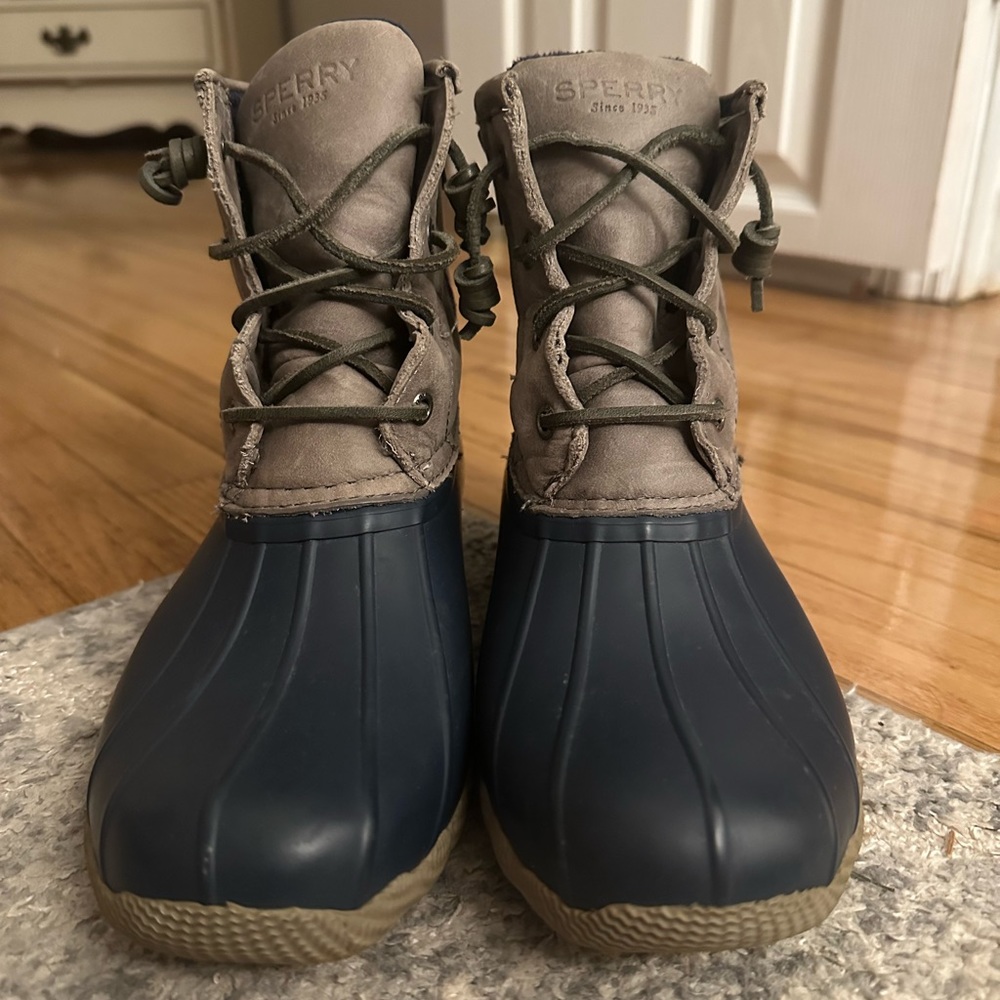 Women’s Sperry Duck Boot Size 8 - image 1